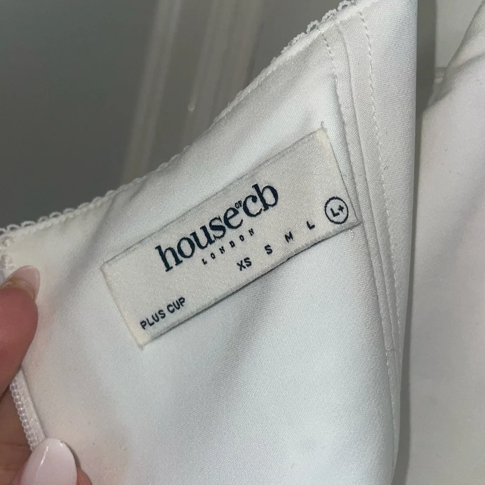 Never worn White House of CB dress! Size L+ (12) w/ larger cups. - Picture 7 of 7